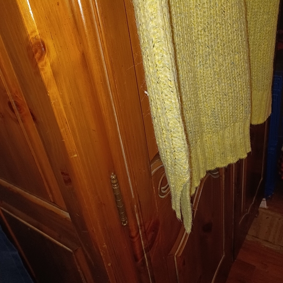 Plus size a.n.a sleeveless sweater pull over vest. Womens 1X. - Picture 2 of 6